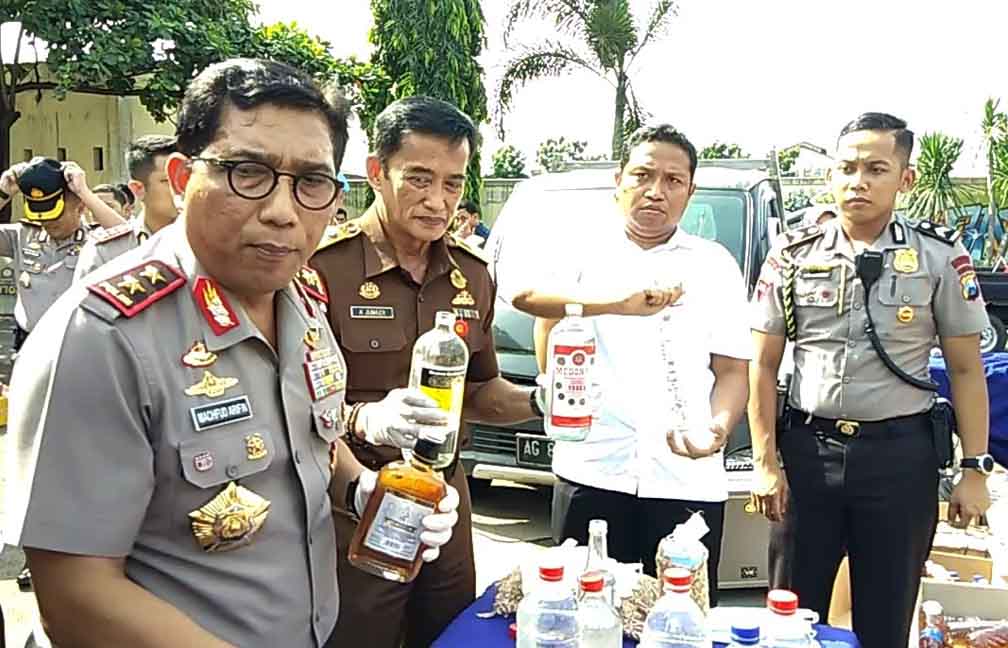 Nyatakan Perang Melawan Miras, Kapolda Jatim: Tangkap Produsen Penjual