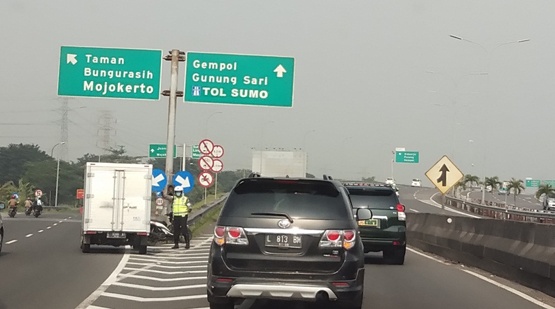 Perjalanan Kapolda dan Pangdam V meninjau ruas jalan tol