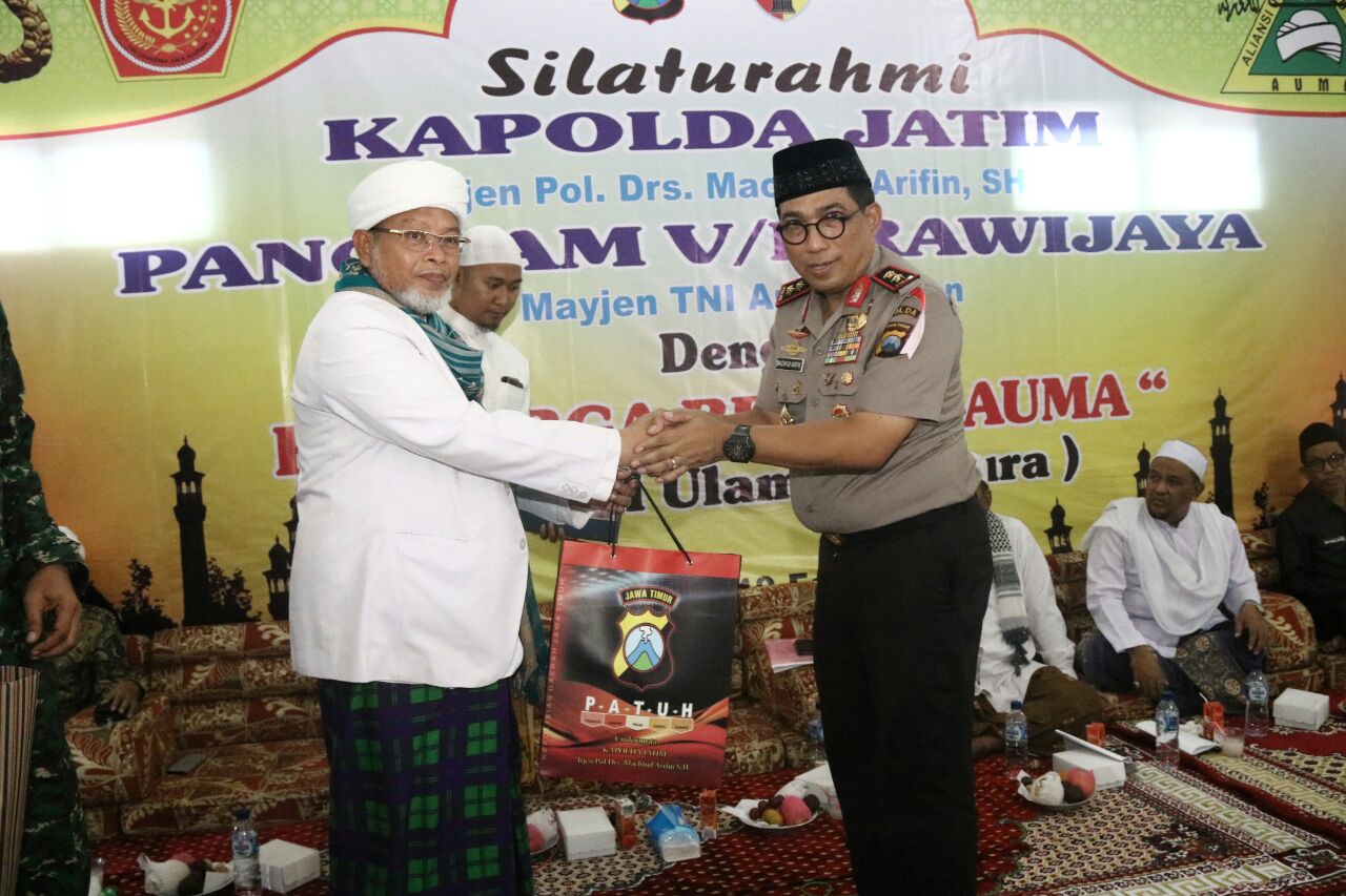 Kapolda saat di acara silaturrahmi dengan ulama se Madura