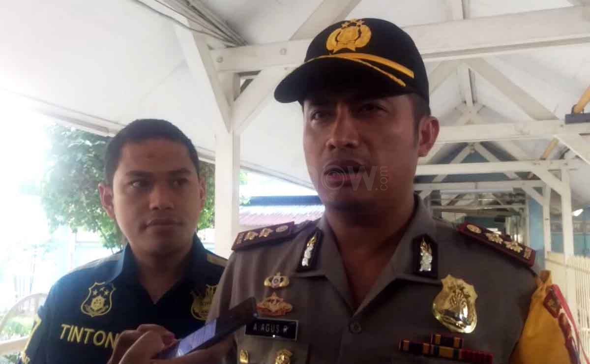  AKBP Antonius Agus Rahmanto dan AKP Tinton Yudha Riambodo di RSU dr Soetomo