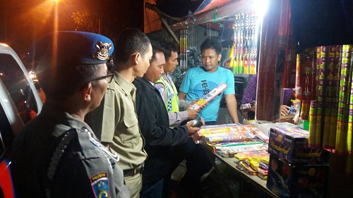 Polisi Surabaya razia petasan