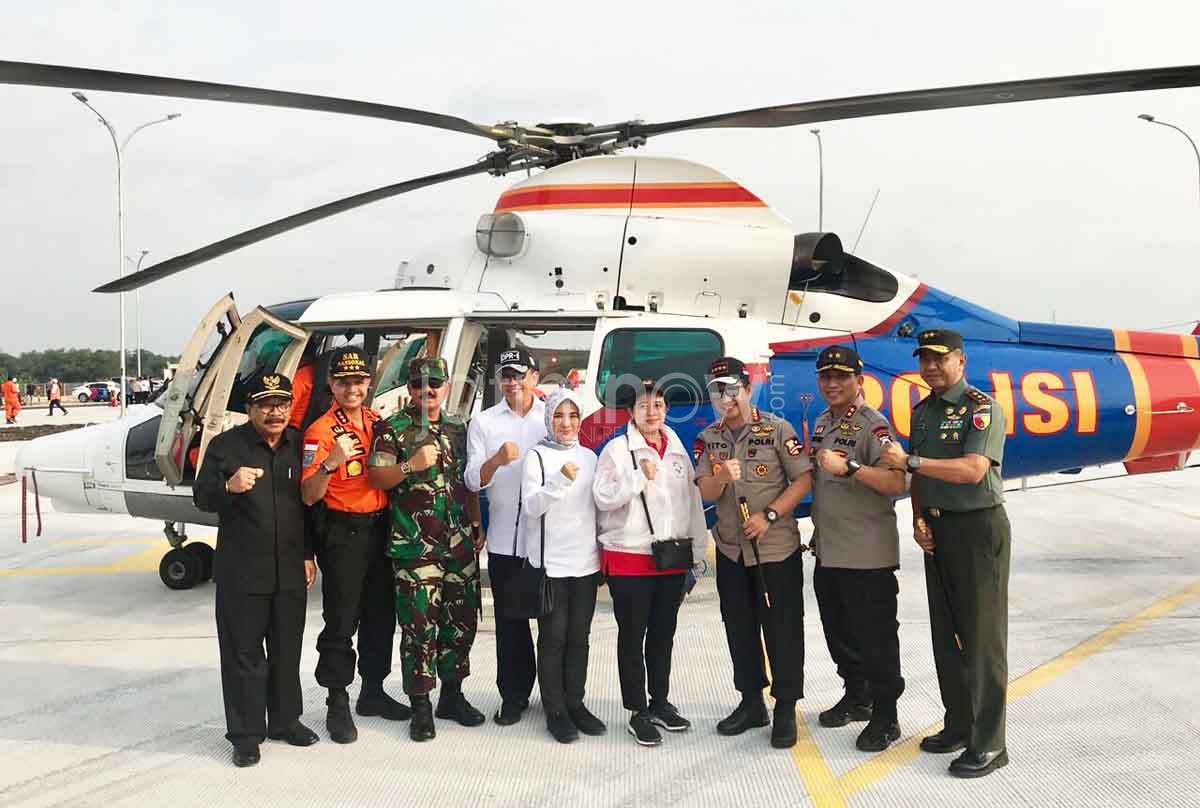 Kapolri Jenderal Polisi Tito Karnavian bersama Panglima TNI, Gubernur Jatim, Kapolda serta beberapa Menteri saat mengunjungi Tol Ngawi