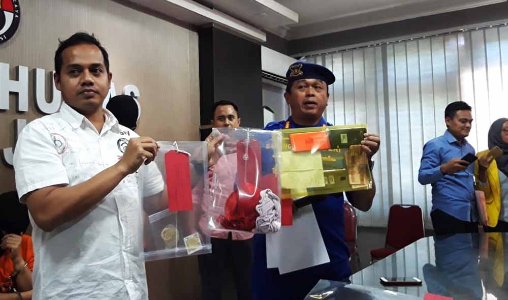 Konfrensi pers di Mapolda Jatim, Selasa (4/12/2018)