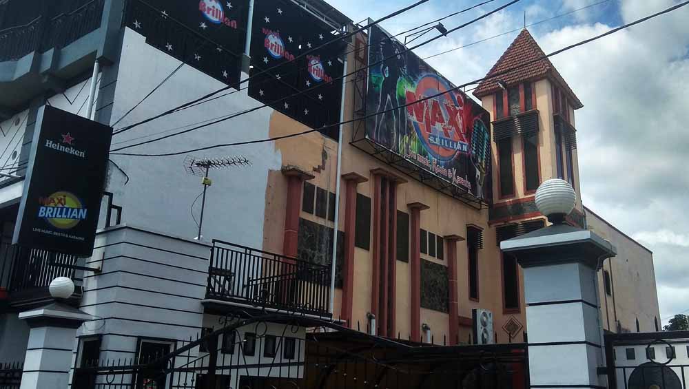 Ditemukan Pasangan Ngeseks Pada Penggerebekan Rumah Karaoke di Blitar