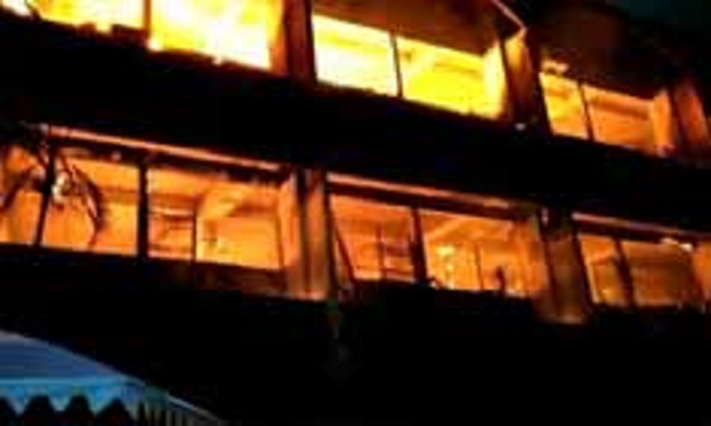 Gedung FKIP Kampus Undar Jombang yang terbakar