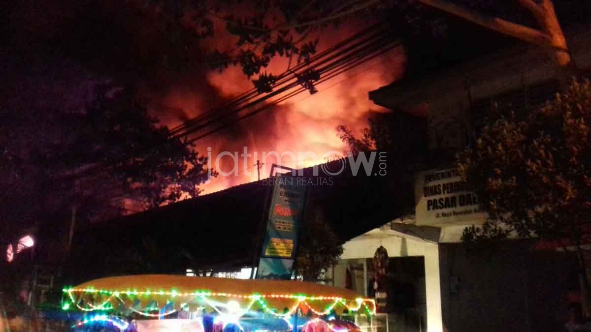 Kebakaran di Pasar Desa Benculuk Banyuwangi