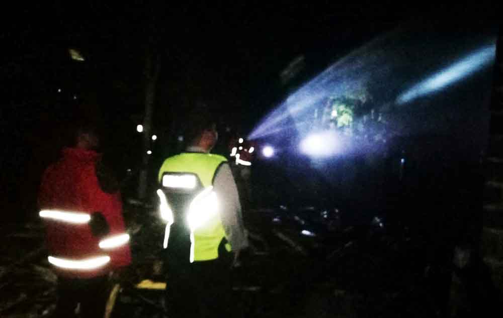 Lupa Mematikan Tungku, Rumah Mbah Marini Hangus Terbakar