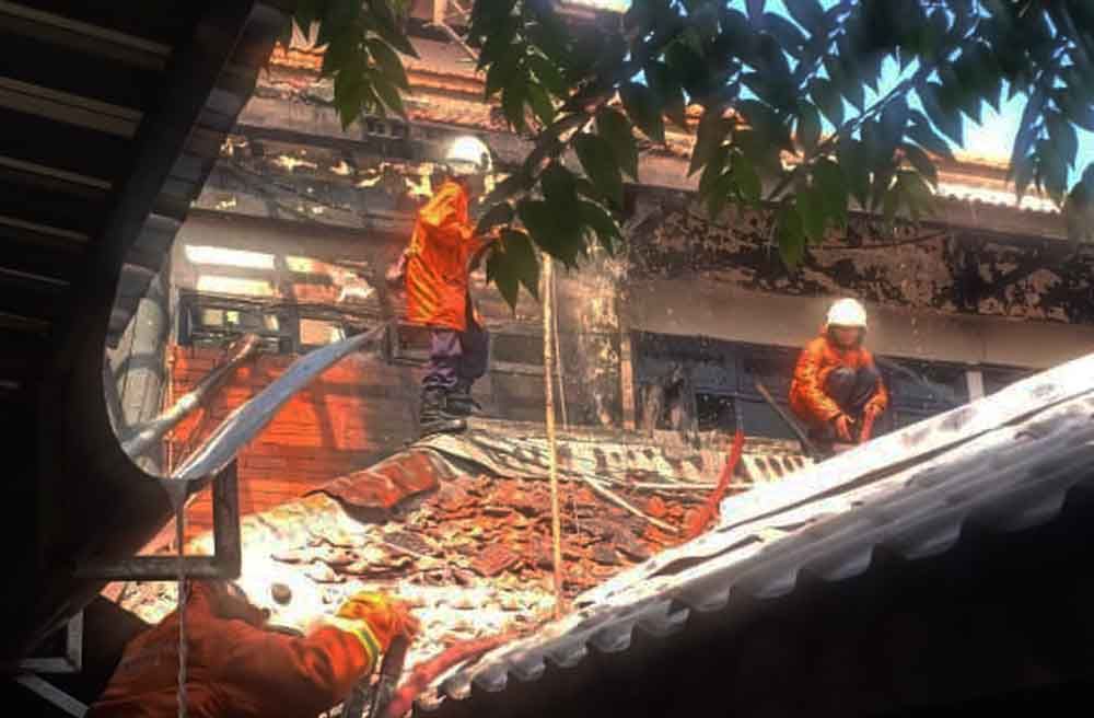 Kilas Berita Hot: Terminal Purabaya Terbakar hingga Sandiaga Uno