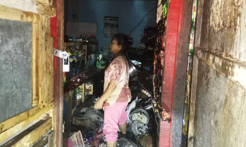 Kios yang terbakar di Pasar Bangle, Blitar 