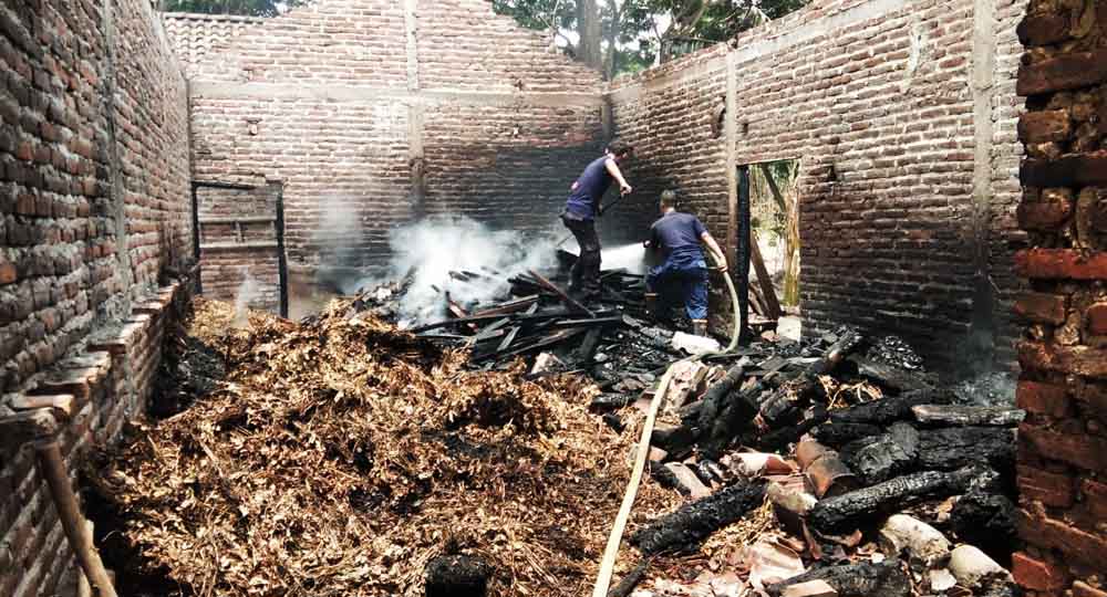 Gudang Kayu Milik Produsen Batu Bata di Magetan Terbakar