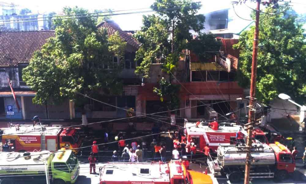 Kebakaran ruko di Blitar