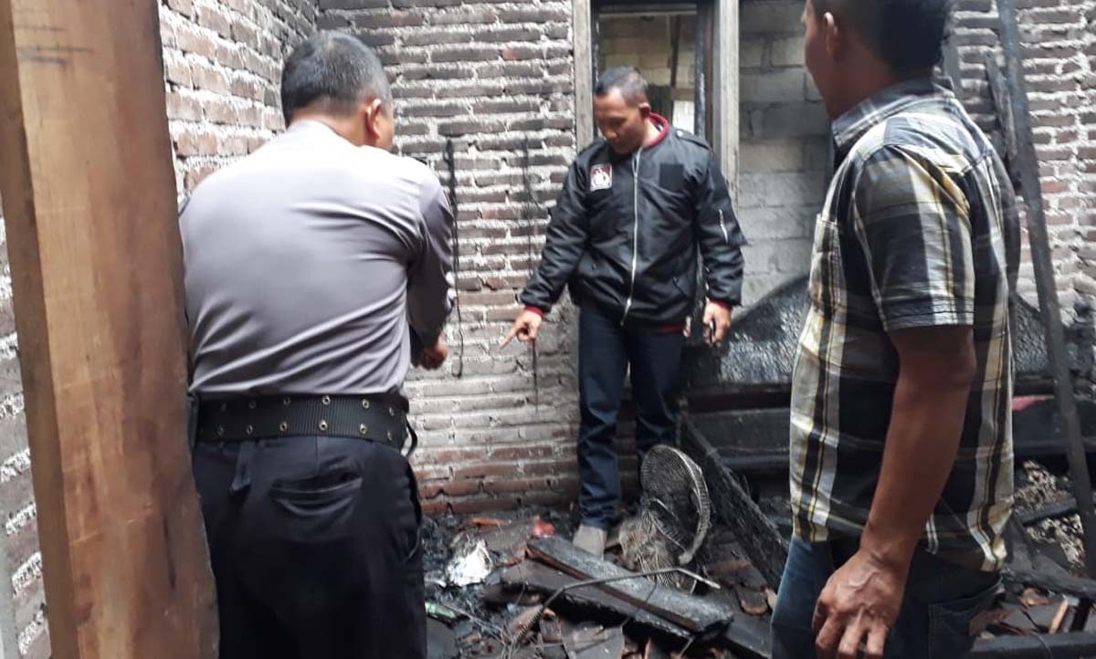 Petugas melakukan oleh TKP