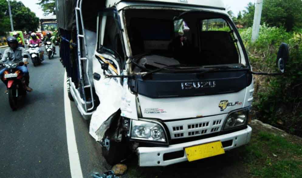 Truk yang tertabrak Toyota Kijang