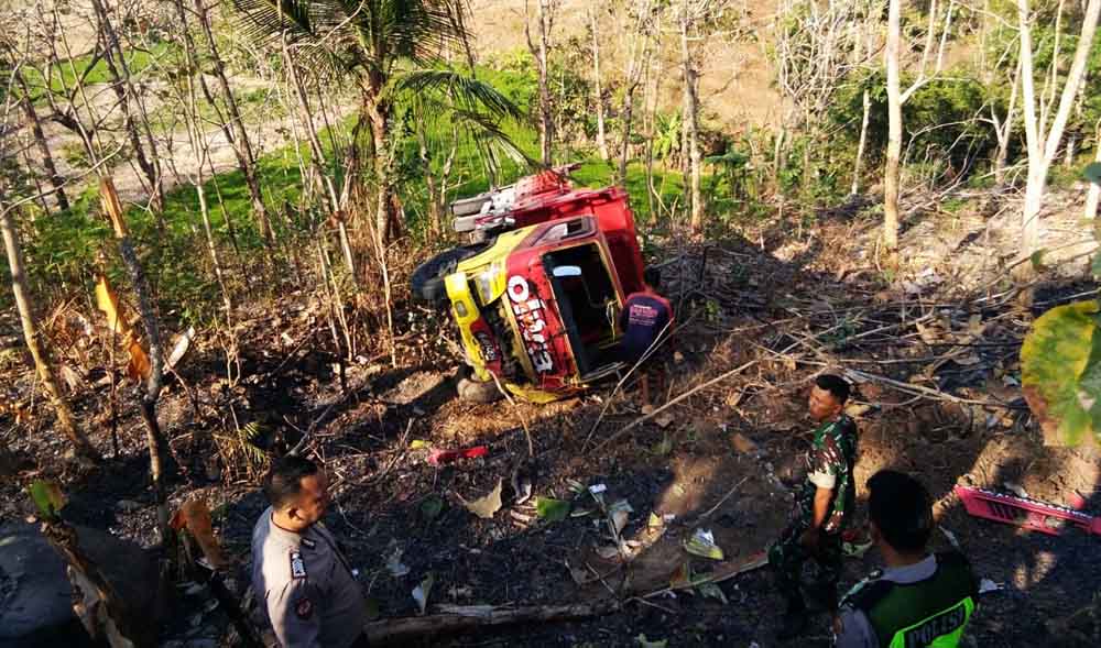 Lokasi kecelakaan yang menewaskan sopir di jurang Biting, Ponorogo, Minggu (30/9/2018)