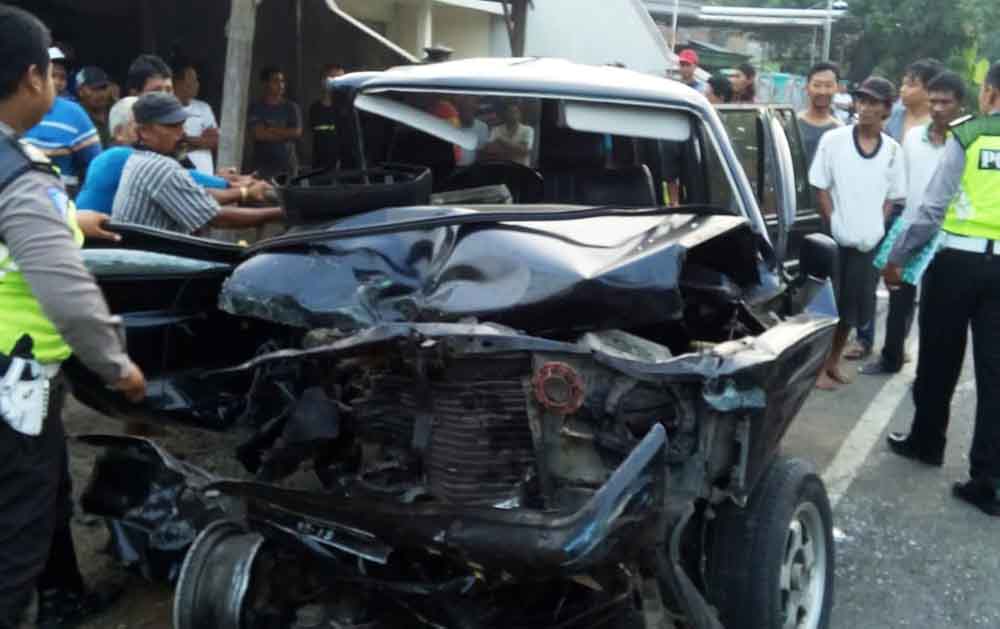 Kecelakaan Truk Gandeng Vs Mobil Panther di Ngawi, 2 Orang Tewas