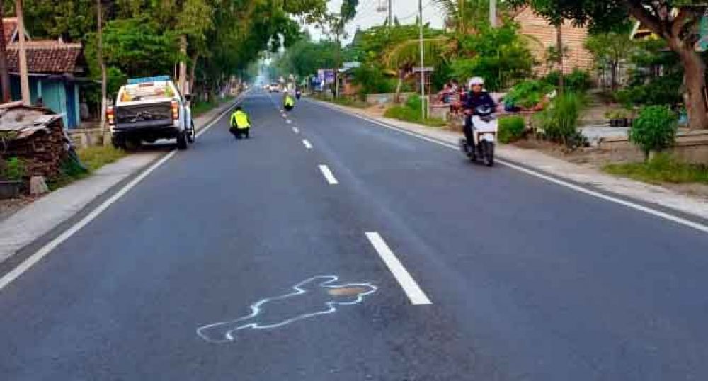 Polisi melakukan olah TKP