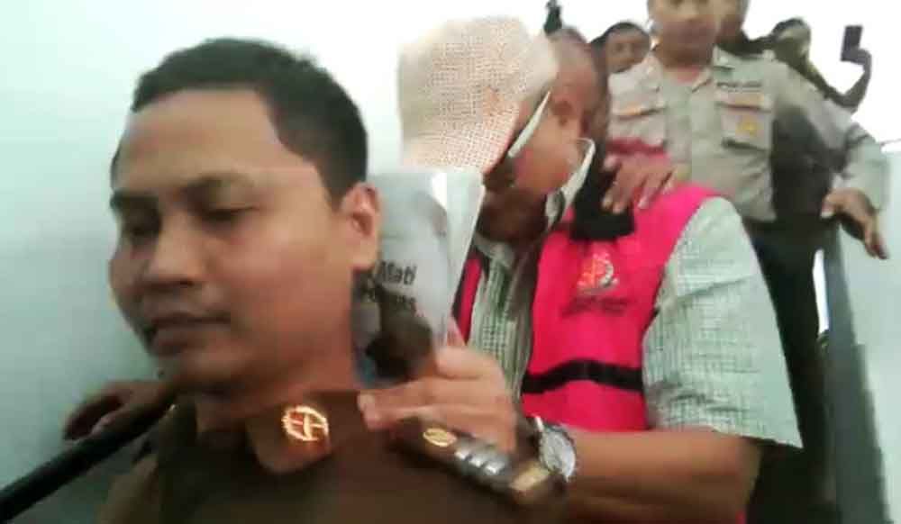 Ditetapkan Tersangka Kasus Jasmas, Wakil Ketua DPRD Surabaya Ditahan