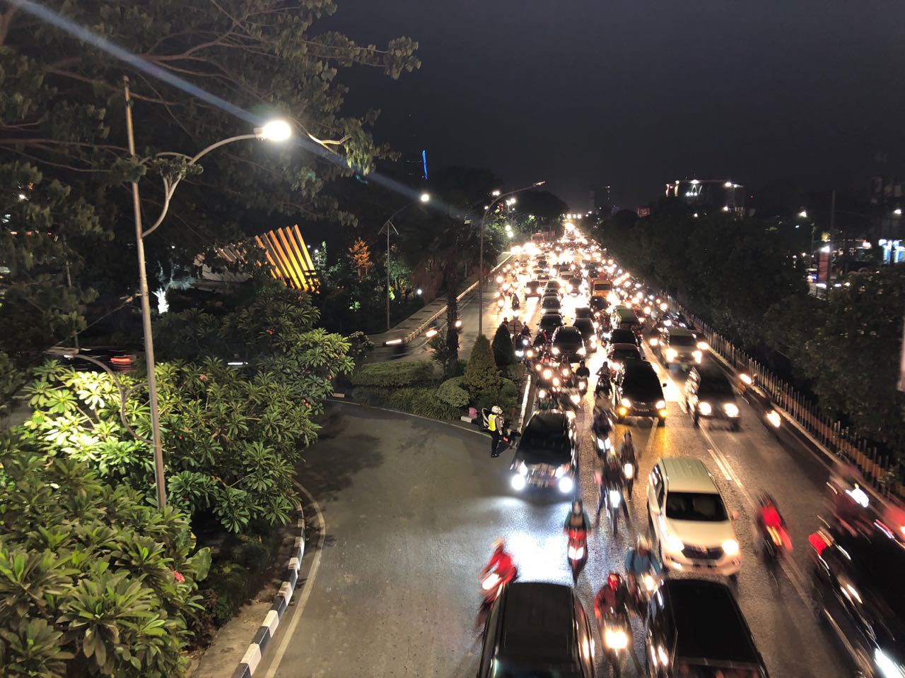 Live Traffic: Sekitar Taman Pelangi Jl A Yani Surabaya