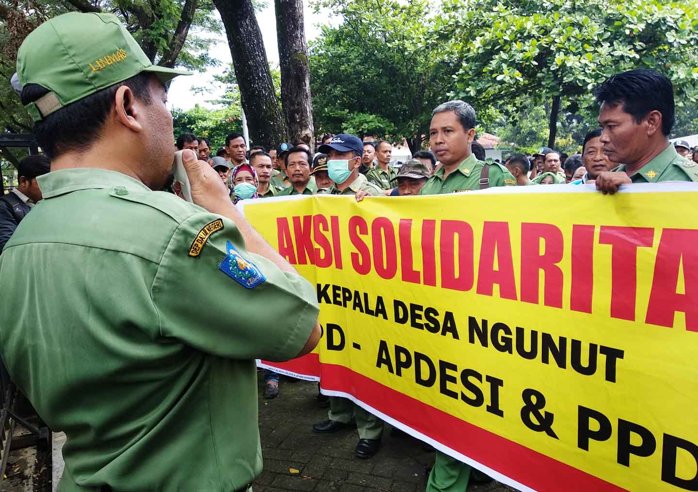Buntut OTT Ponorogo, Ratusan Kepala Desa Gelar Aksi Demonstrasi