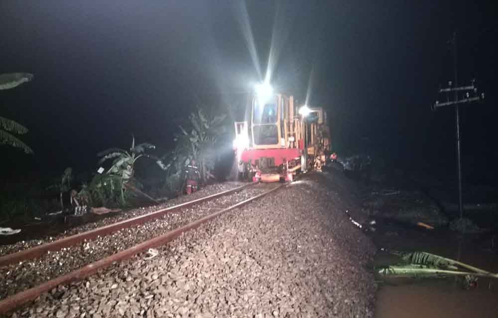 Sempat Ditutup karena Banjir, Jalur KA di Pasuruan Sudah Bisa Dilewati