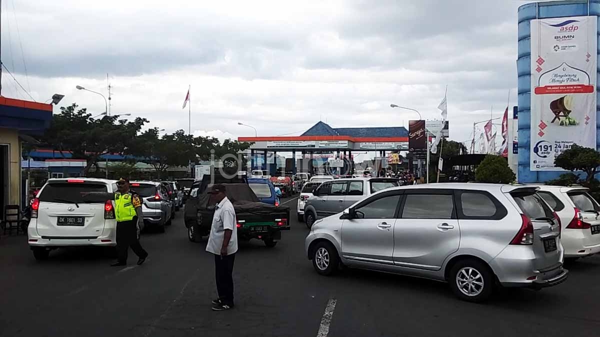  Suasana arus balik di pelabuhan Ketapang Banyuwangi