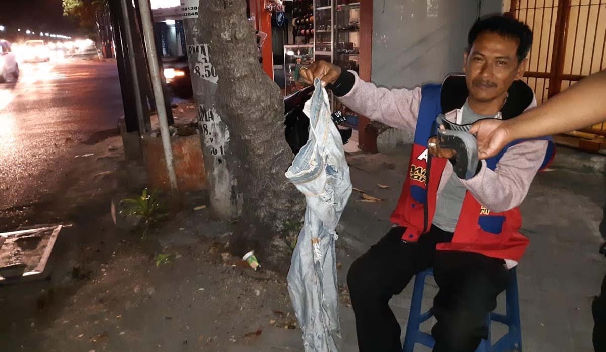 Lokasi pencuri motor yang dimassa oleh warga.