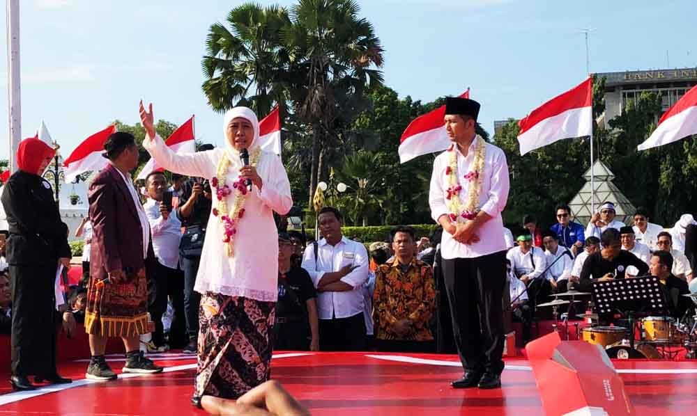 Tanda Penghormatan, Khofifah Nyanyikan Lagu Kampanye Gus Ipul-Puti