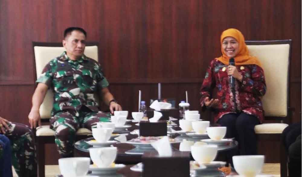 Gubernur Khofifah saat bertemu Pangdam V Brawijaya