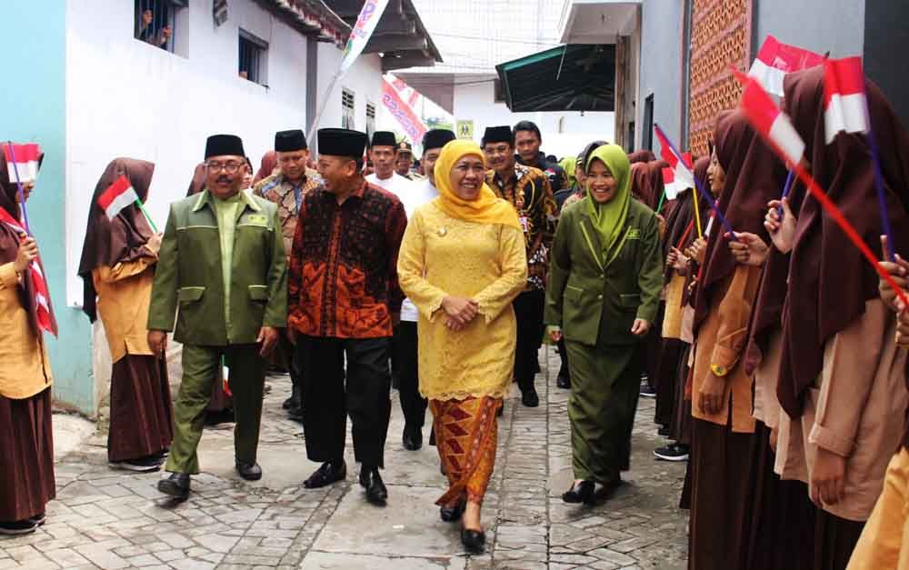 Khofifah saat menghadiri acara di Jombang