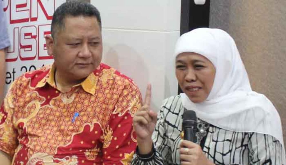 Gubernur Jatim Khofifah dan Wawali Whisnu Sakti di kantor redaksi jatimnow.com