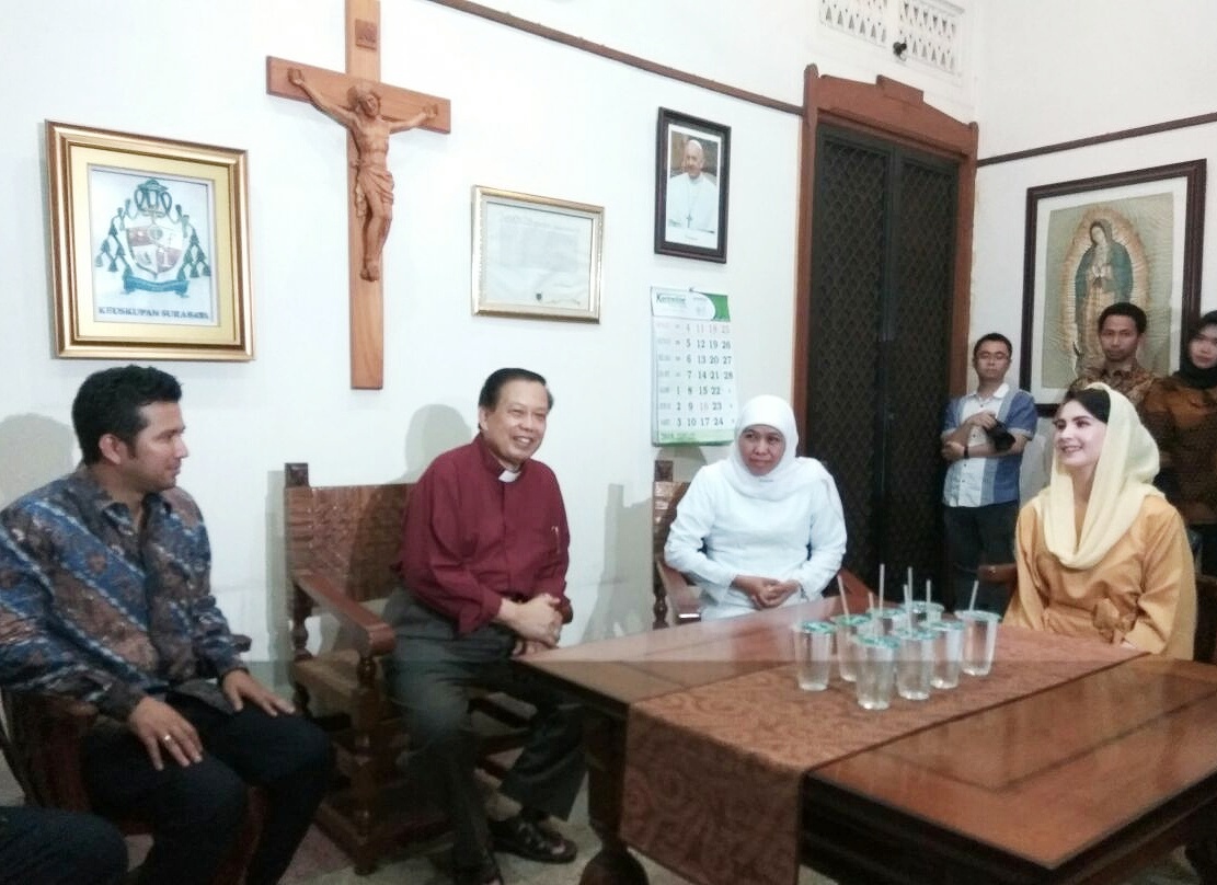 Ketika Khofifah-Emil Silaturrahmi di Keuskupan Surabaya