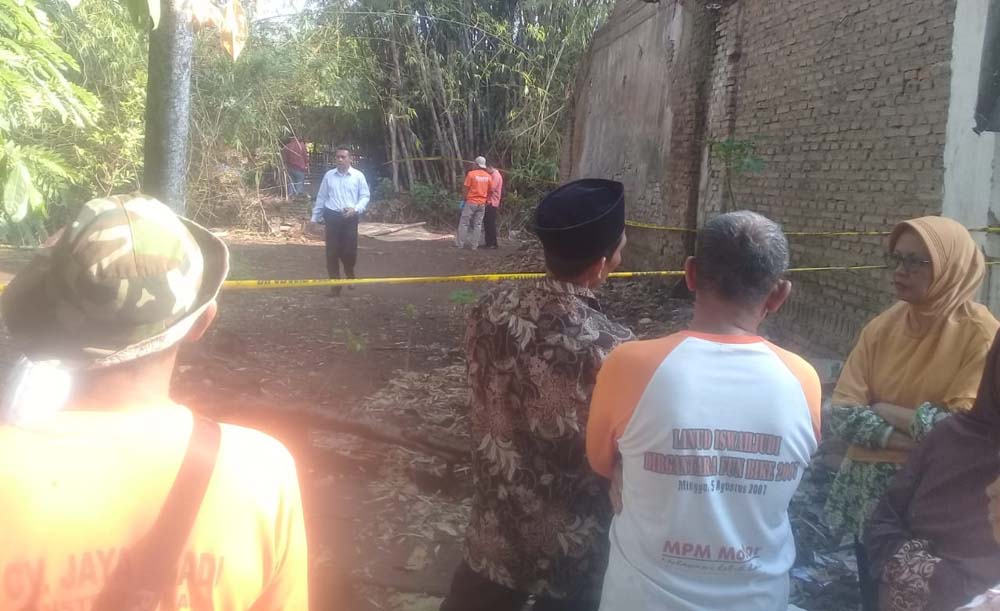 Polisi melakukan olah tempat kejadian perkara/Istimewa.