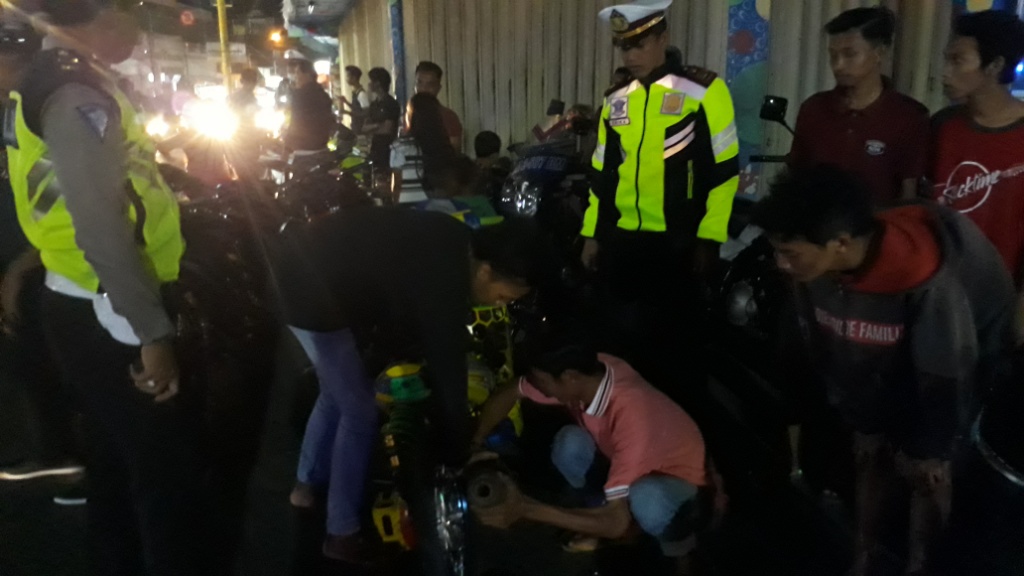 Polisi meminta knalpot brong dicopot langsung di lokasi razia