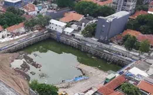 Proyek basement Jalan Raya Gubeng akan ditutup oleh pihak kontraktor
