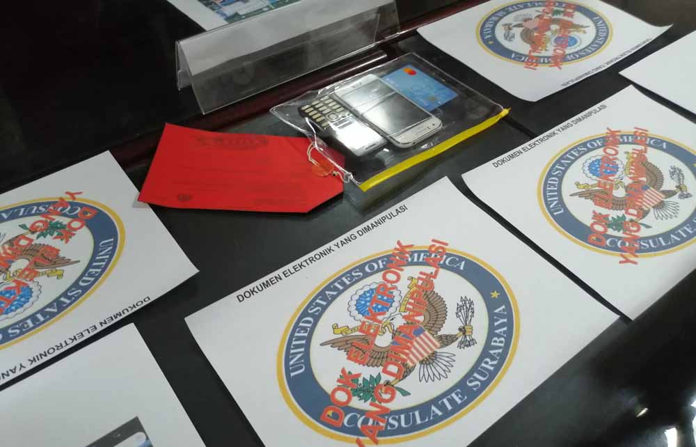 Logo Konjen AS yang diedit tersangka sebagai sarana melakukan penipuan lowongan kerja palsu