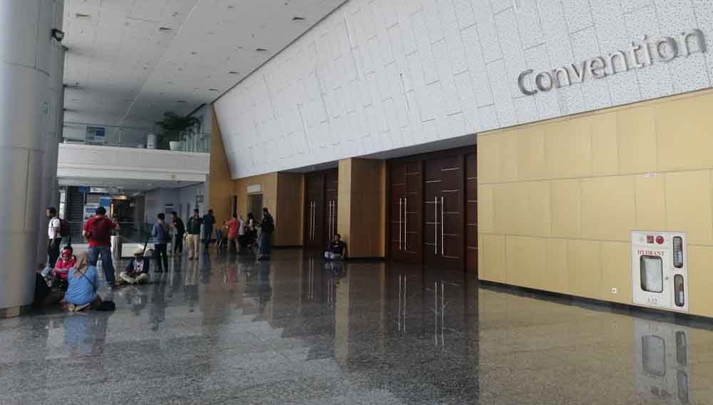 Melihat Persiapan Konser 'Hadapi dengan Senyuman' di Grand City