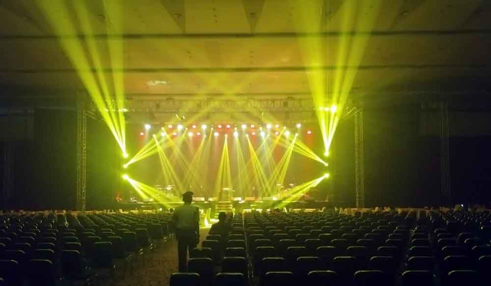 Persiapan Konser 'Hadapi dengan Senyuman' di Grand City Surabaya, Minggu (10/3/2019) lalu yang batal digelar karena panitia tidak kantongi izin