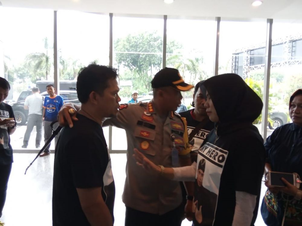 Kapolrestabes Surabaya, Kombes Pol Rudi Setiawan  tidak berikan rekomendasi konser 'Hadapi dengan Senyuman'