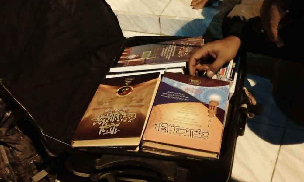 Koper Mencurigakan di Pasar Wisata Pacet Berisi Buku Berhuruf Arab