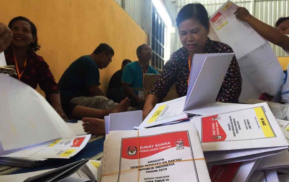 Pelipatan kertas suara di Blitar