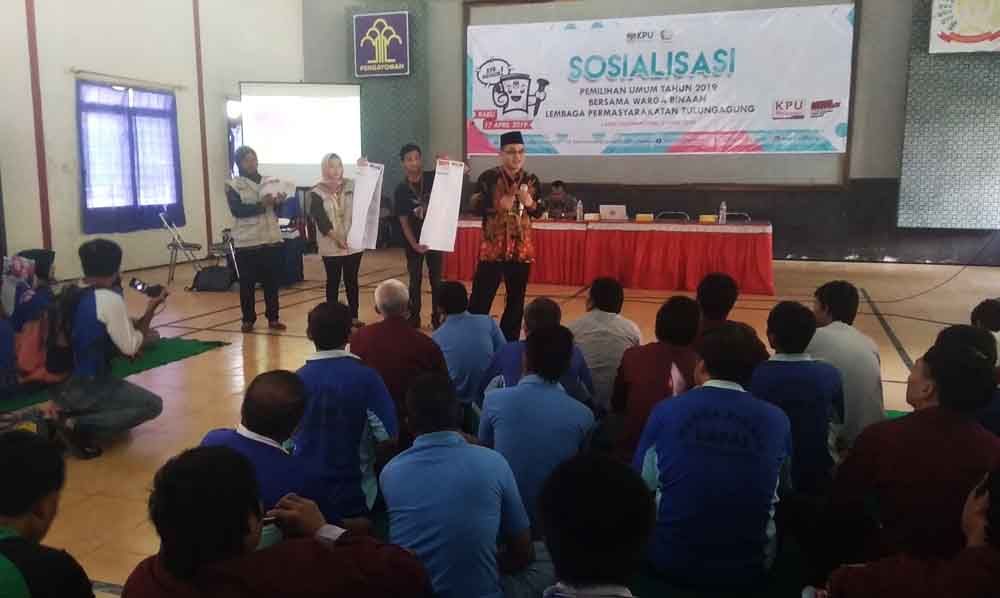 Sosialisasi Pemilu Kenalkan Kandidat Caleg  di Lapas Tulungagung