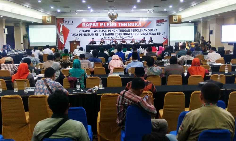 Hasil Suara 7 Daerah Dibacakan Pada Hari Pertama Rapat Pleno KPU Jatim