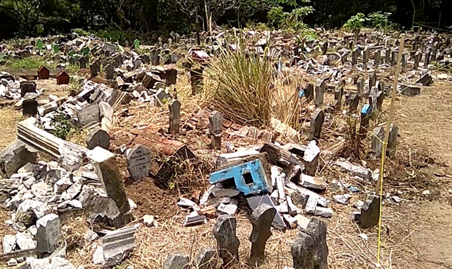 Bupati Ipong Bicara Pembongkaran Massal Kijing Makam di Ponorogo