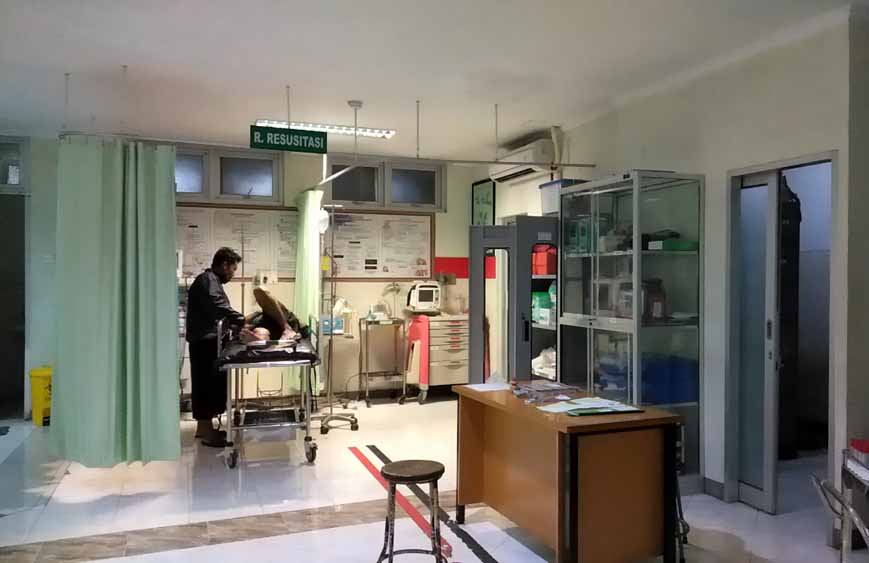 Motor Selip, 3 Pelajar Luka Parah Usai Masuk Kolong Truk