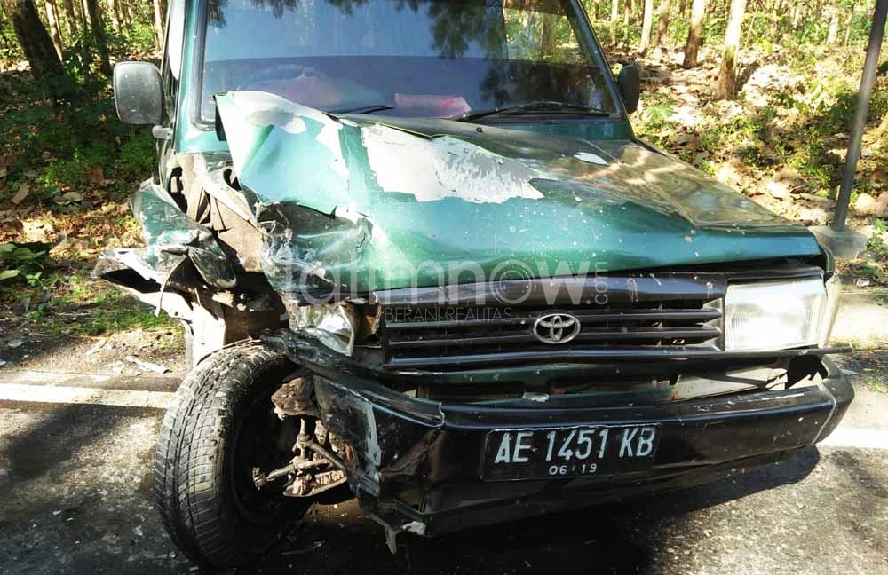 Kecelakaan Karambol di Ngawi, Honda Freed Tabrak Dua Mobil Sekaligus