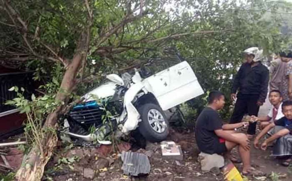 Mobil yang mengalami kecelakaan di jalur tengkorak Magetan