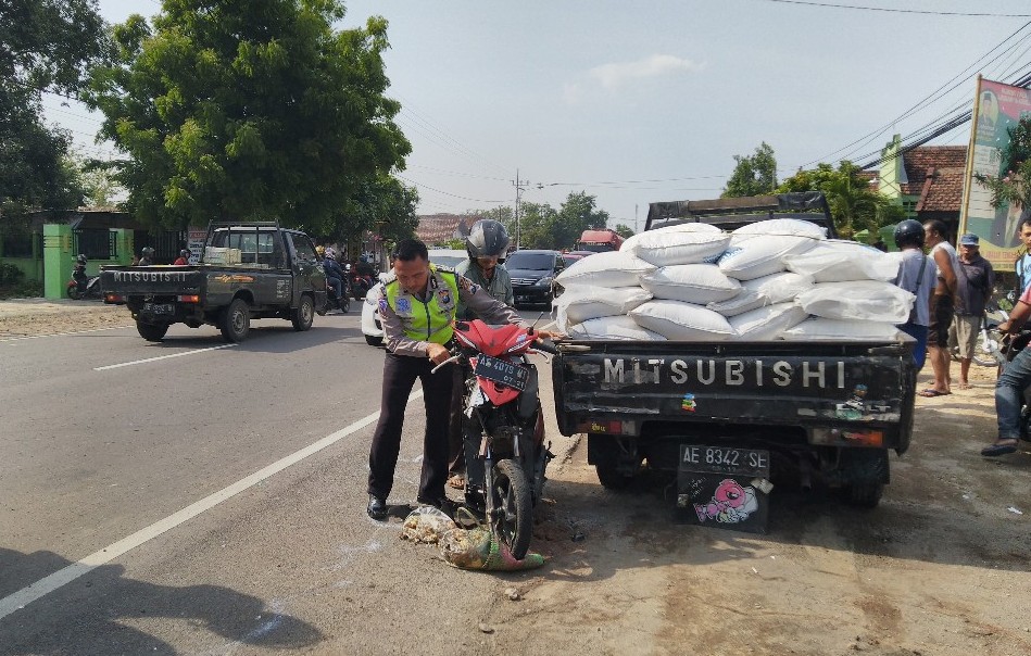 Terpental Usai Motornya Diseruduk Pikap, Pelajar di Madiun Tewas