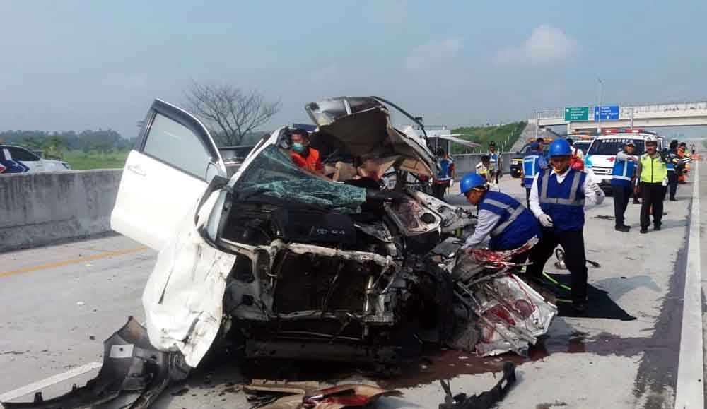 Fortuner yang terlibat kecelakaan di Tol Madiun-Nganjuk