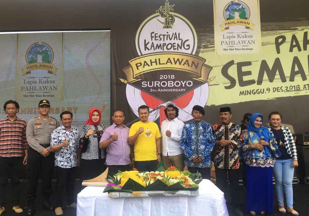 Dodit dan Cak Kartolo meriahkan Festival Kampoeng Pahlawan 2018 di Lapangan Parkir Timur Plaza Surabaya