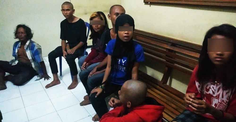 Ketujuh orang dalam keadaan mabuk kecubung di Mapolsek Ponorogo